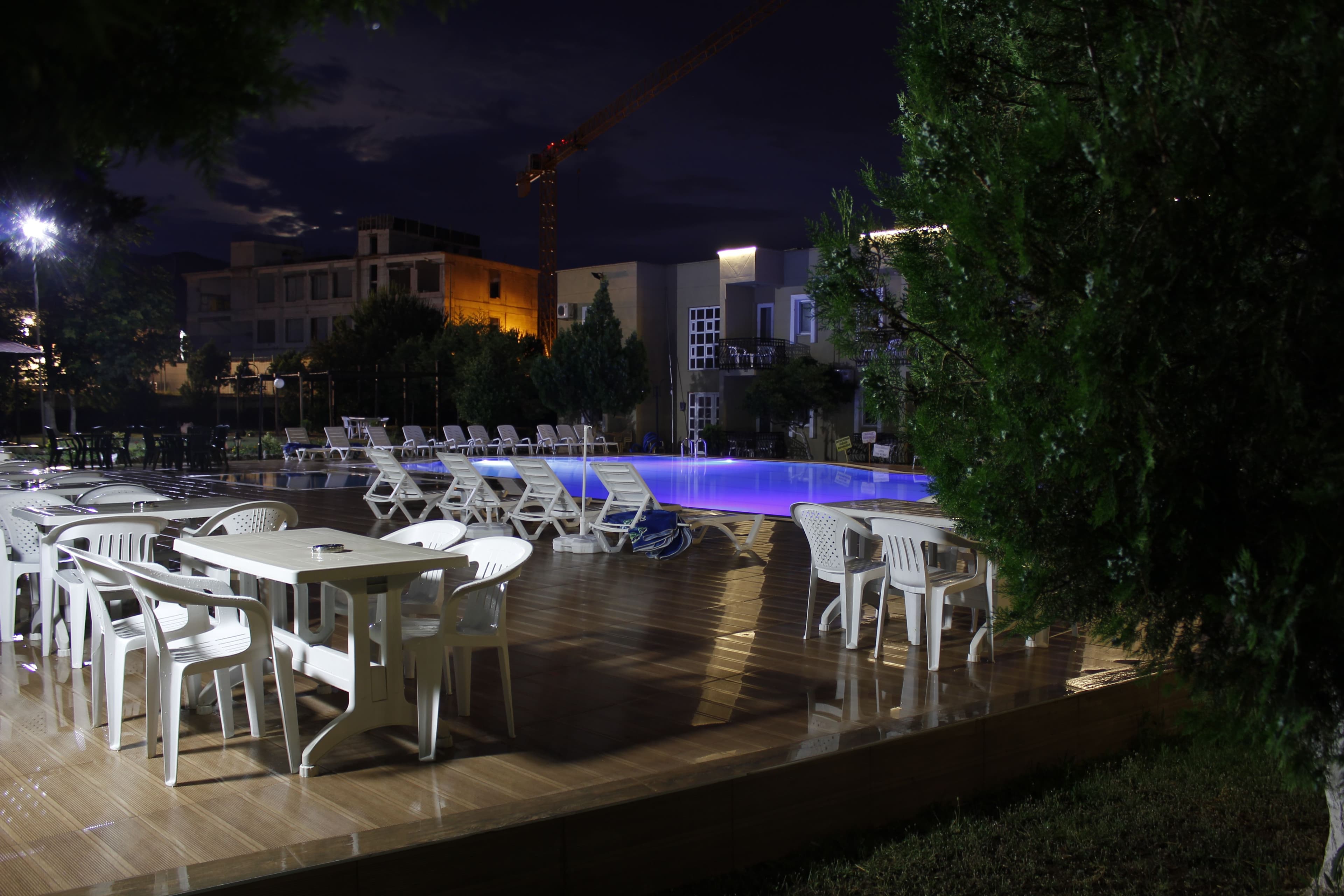 Şamdan Otel gece görünümü